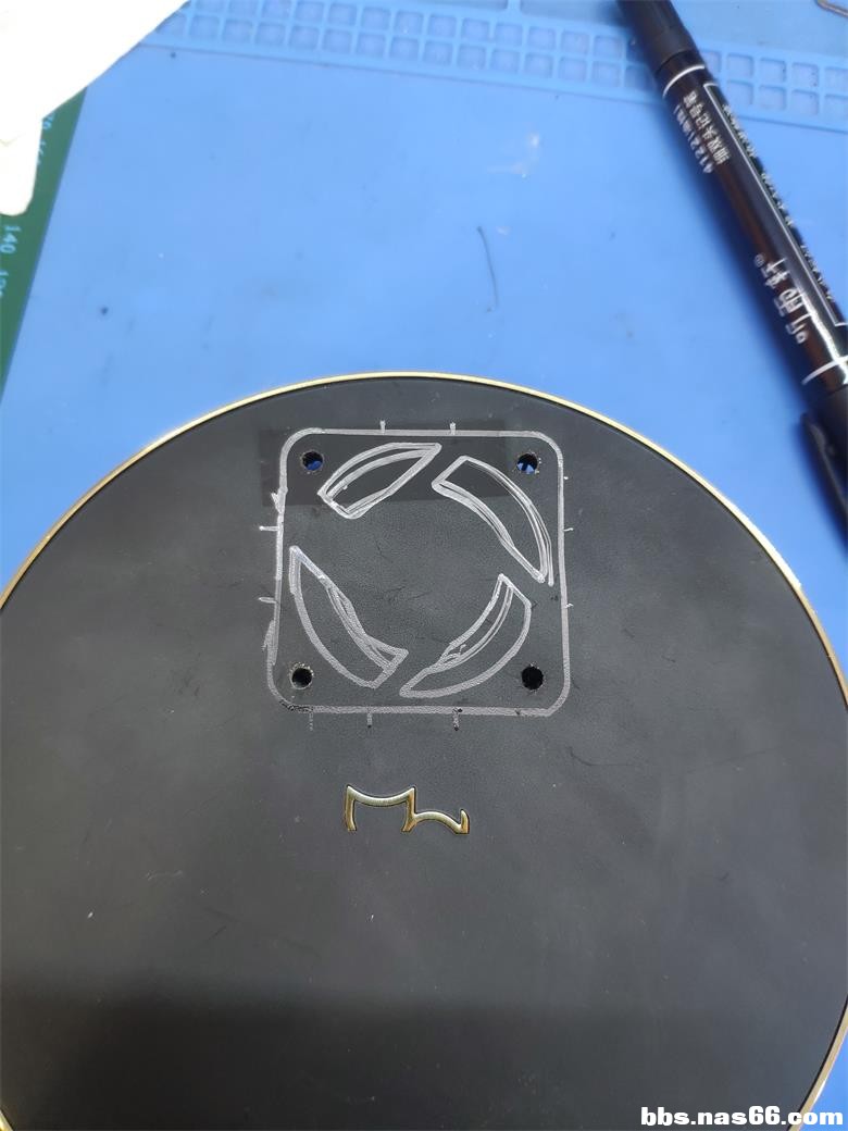 一开始准备这样开孔