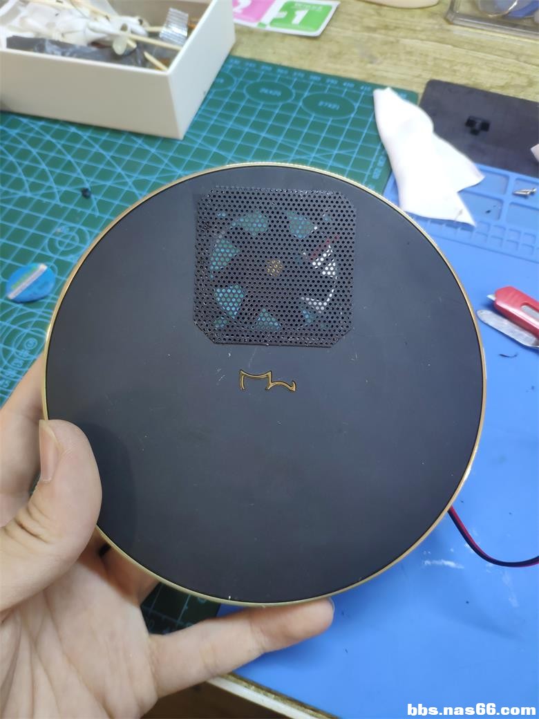 装好 再弄个防尘网 好看