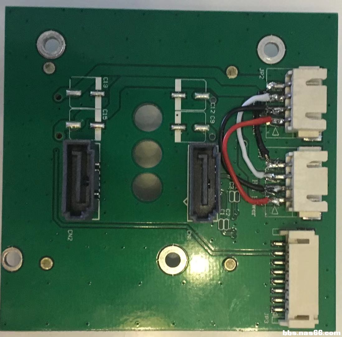 一代硬盘背板（两电源连线改一起）