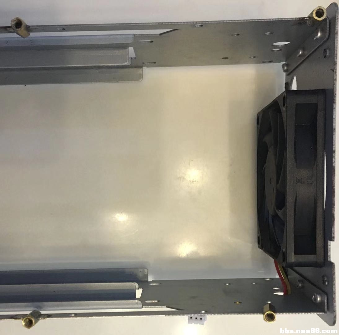 加固定主板的铜柱焊接，铜柱加工样式看下图